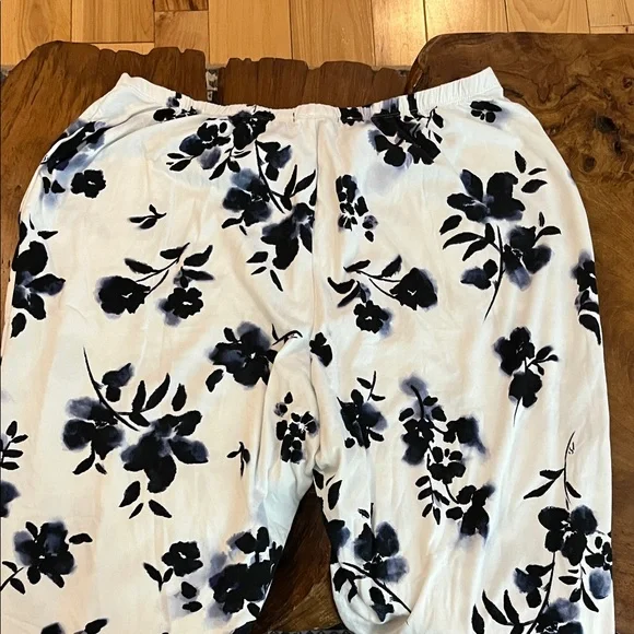 🔥Vera Wang Black & White Floral Pajama Set, Size Large Tall. 3-Piece Set 💃🏻 - Picture 7 of 14